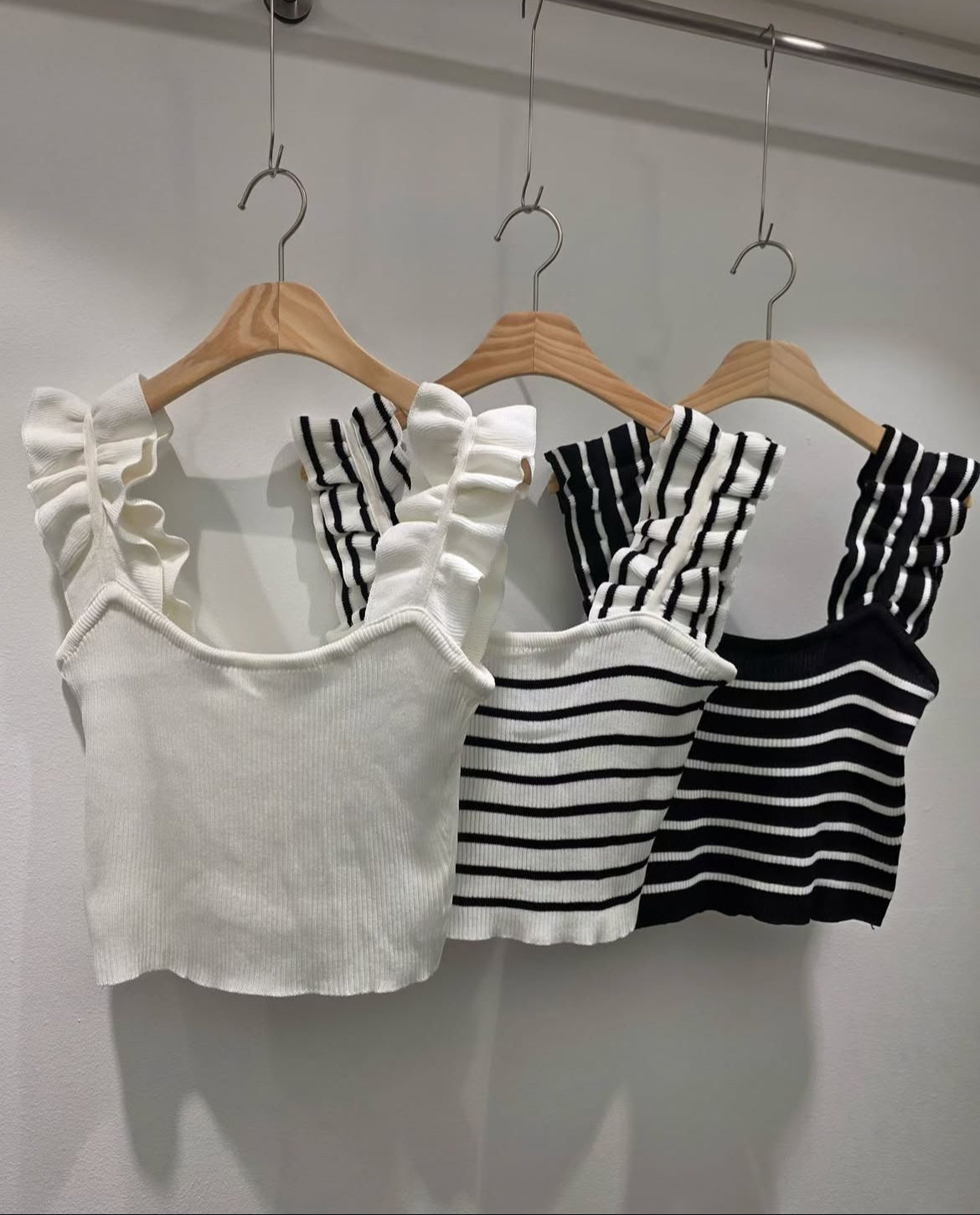 [KR] Twist & Ruffles Top - KRT321