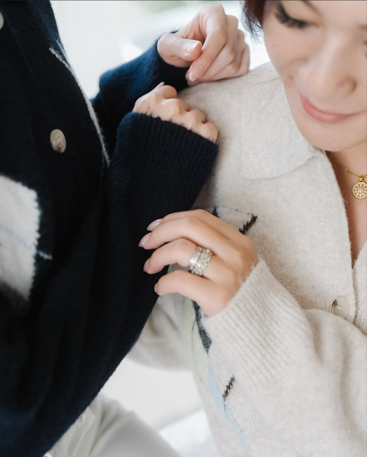 【現貨】[𝒦𝑅] 𝐻𝑜𝓅𝒾𝓃𝑔 𝐹𝑜𝓇 𝐿𝑜𝓋𝑒 𝒯𝑜𝓅 - 𝒦𝑅𝒯𝟥𝟣𝟨