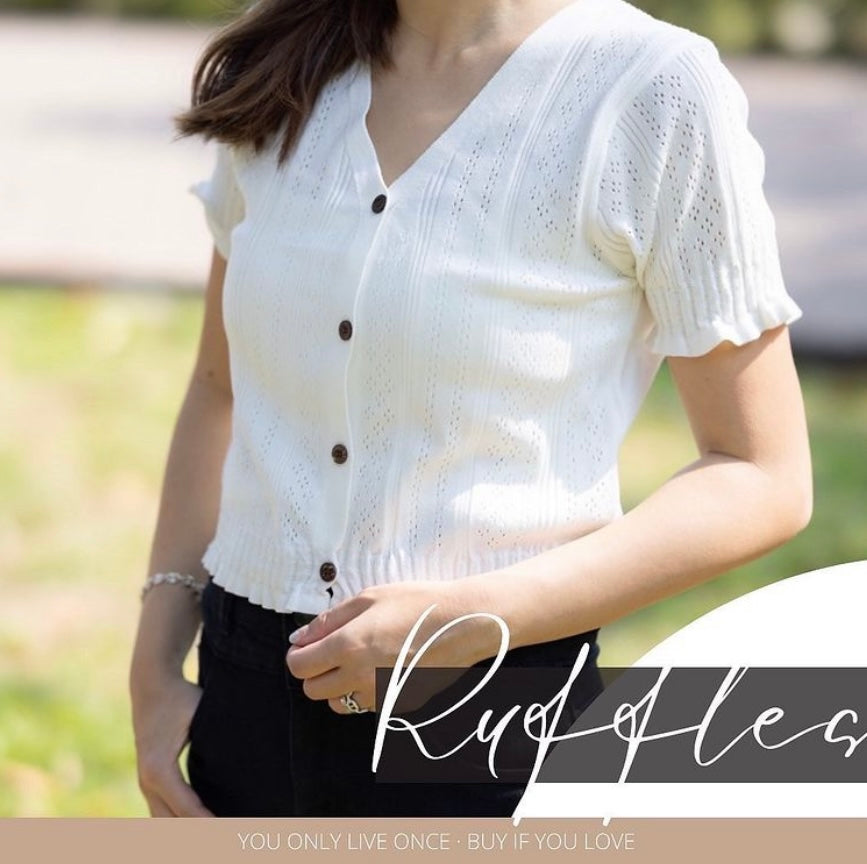 【現貨】T0184 春日人人適合系列 ☀️ 荷葉邊通花上衣