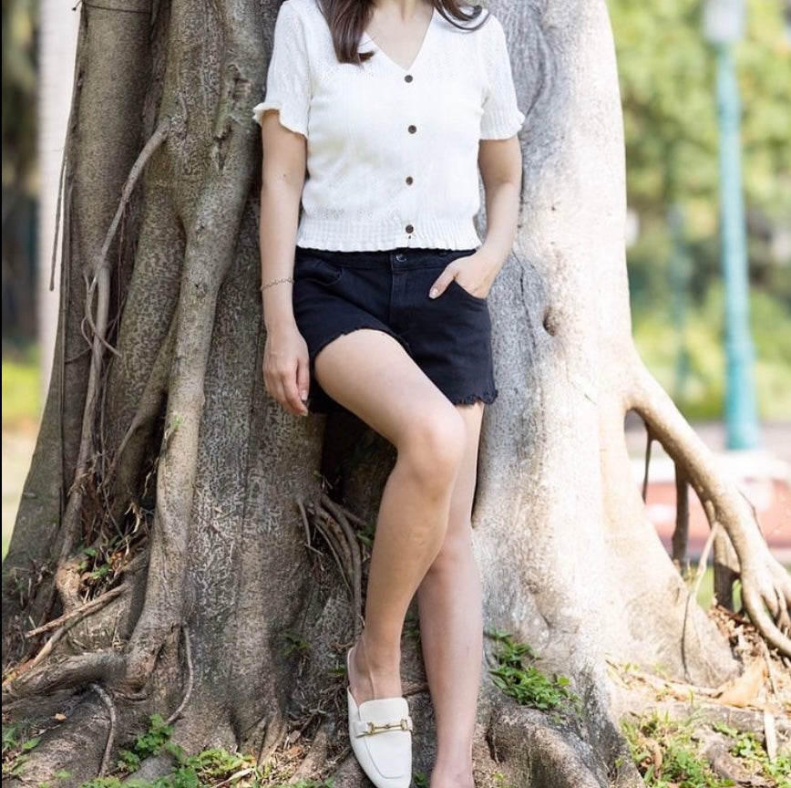 【現貨】T0184 春日人人適合系列 ☀️ 荷葉邊通花上衣